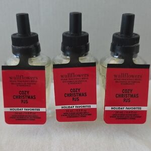 Bath & Body Works Cozy Christmas PJs Wallflowers Refill - Red and Black